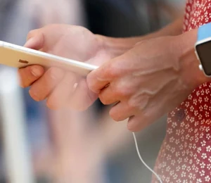 Les smartphones à écrans pliables dès 2018 chez Apple et les autres ?